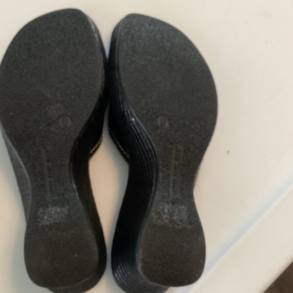 LOWER EAST SIDE Black Women's Slide Sandals with Contrast Stitching - Picture 5 of 6